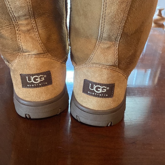 🦊Ugg great condition. Perfect and durable winter boot. Comfortable to wear. - Picture 5 of 11
